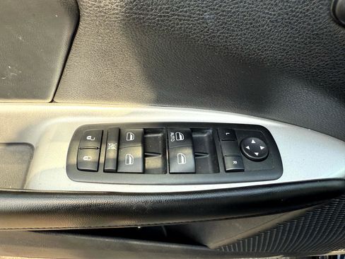 Used 2014 Dodge Journey SXT image 11