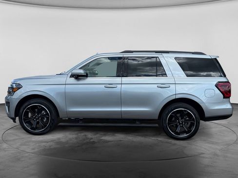 Used 2024 Ford Expedition Limited AWD/4WD image 5