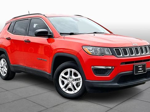 Used 2020 Jeep Compass Sport image 2