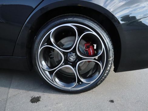 New 2025 Alfa Romeo Giulia w/ Veloce Package Rwd image 25