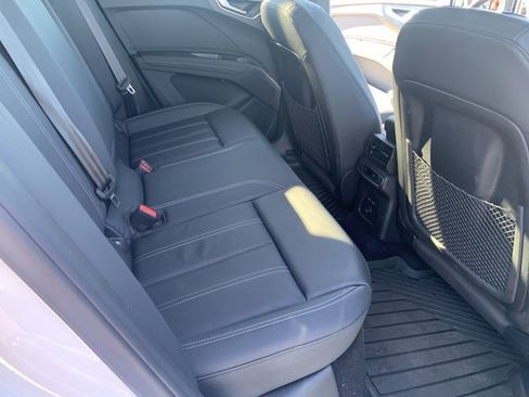 Used 2023 Audi Q4 e-tron Premium Plus w/ Premium Plus image 18