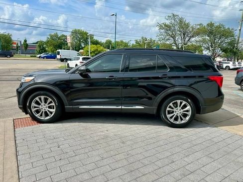 Used 2021 Ford Explorer XLT w/ Equipment Group 202A RWD image 4