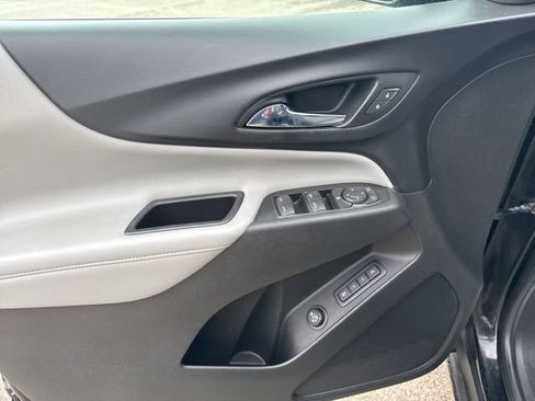 Used 2018 Chevrolet Equinox Premier FWD image 11