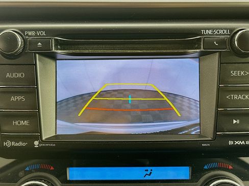 Used 2016 Toyota RAV4 XLE AWD/4WD image 21