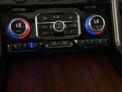 Used 2023 GMC Yukon Denali Ultimate AWD/4WD image 19