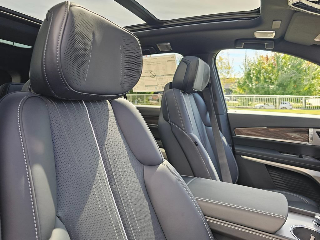 New 2027 Cadillac Vistiq Luxury AWD/4WD image 11