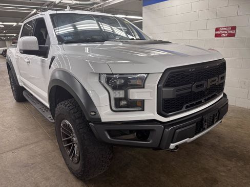 Used 2019 Ford F150 Raptor w/ Equipment Group 802A Luxury AWD/4WD image 1