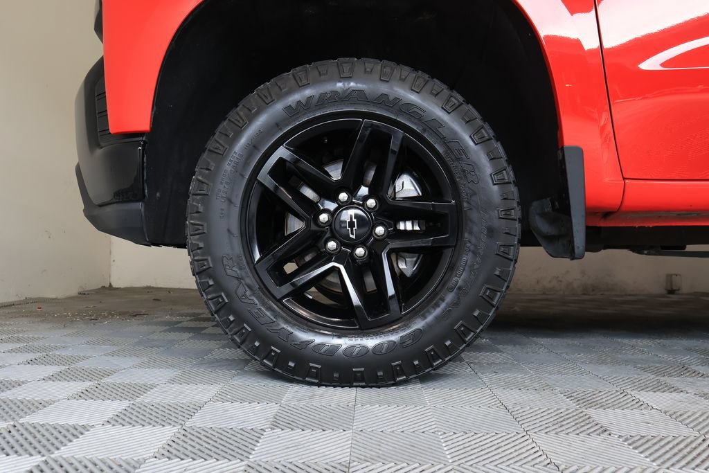 Used 2021 Chevrolet Silverado 1500 Custom Trail Boss w/ Safety Confidence Package AWD/4WD image 9