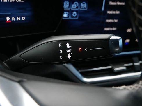 Used 2025 Chevrolet Equinox EV LT w/ Convenience Package image 21