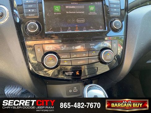 Used 2019 Nissan Rogue Sport SV w/ Technology Package FWD image 14