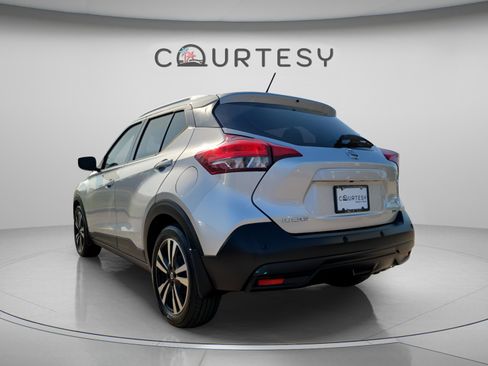 Certified 2020 Nissan Kicks SV image 2