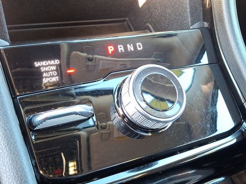 Used 2022 Jeep Grand Cherokee Limited image 15