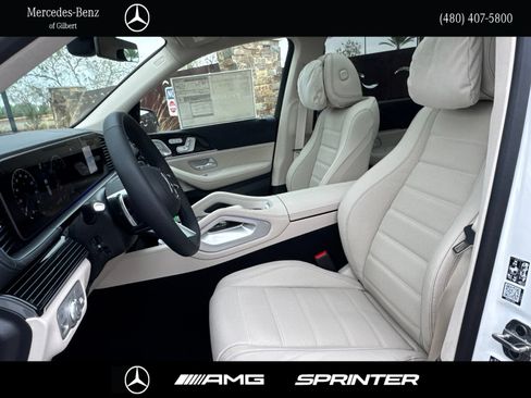 New 2026 Mercedes-Benz GLS 580 4MATIC image 10