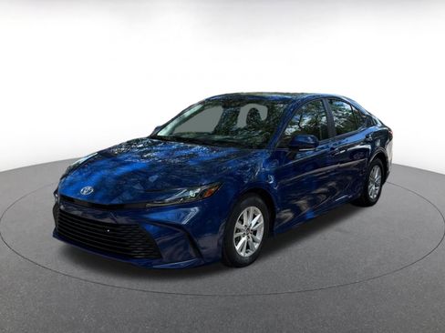 Used 2025 Toyota Camry LE FWD image 10