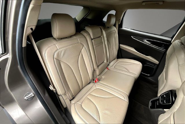 Used 2021 Lincoln Nautilus Reserve w/ Equipment Group 201A AWD/4WD image 24