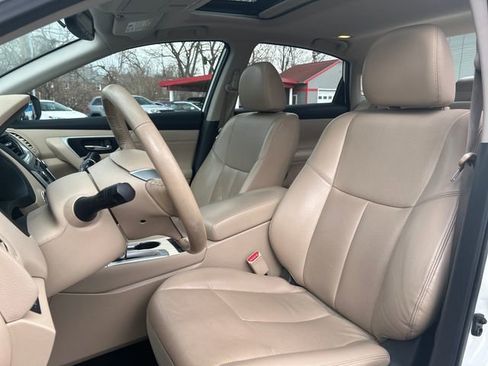 Used 2017 Nissan Altima 2.5 SL w/ 2.5 Technology Package image 9