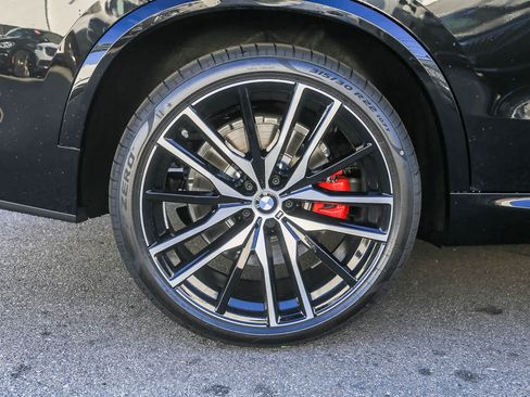 New 2026 BMW X5 M60i w/ Climate Comfort Package image 8