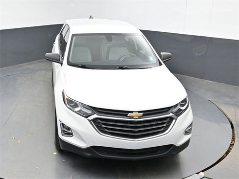 Used 2018 Chevrolet Equinox LS image 32