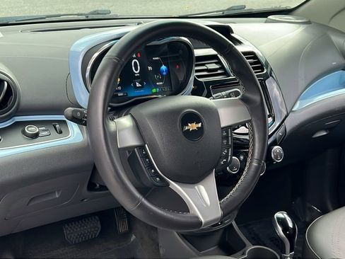 Used 2014 Chevrolet Spark LT image 17