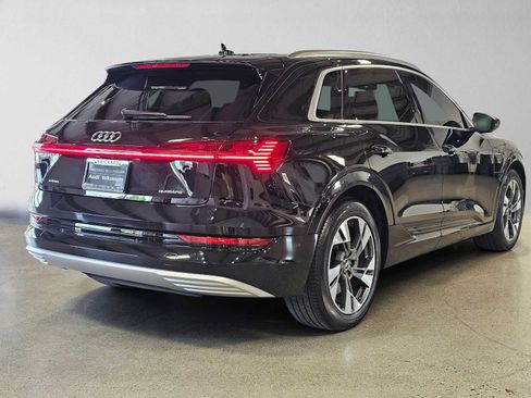 Used 2023 Audi e-tron Premium Plus w/ Premium Plus Package AWD/4WD image 3