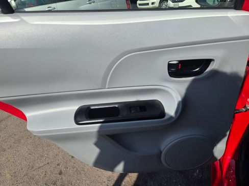 Used 2014 Toyota Prius C One image 12