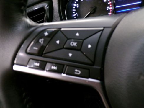 Used 2019 Nissan Rogue SV w/ Premium Package image 21