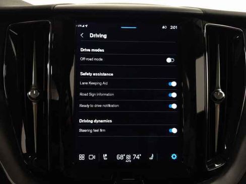 Certified 2023 Volvo XC60 B5 Core image 24