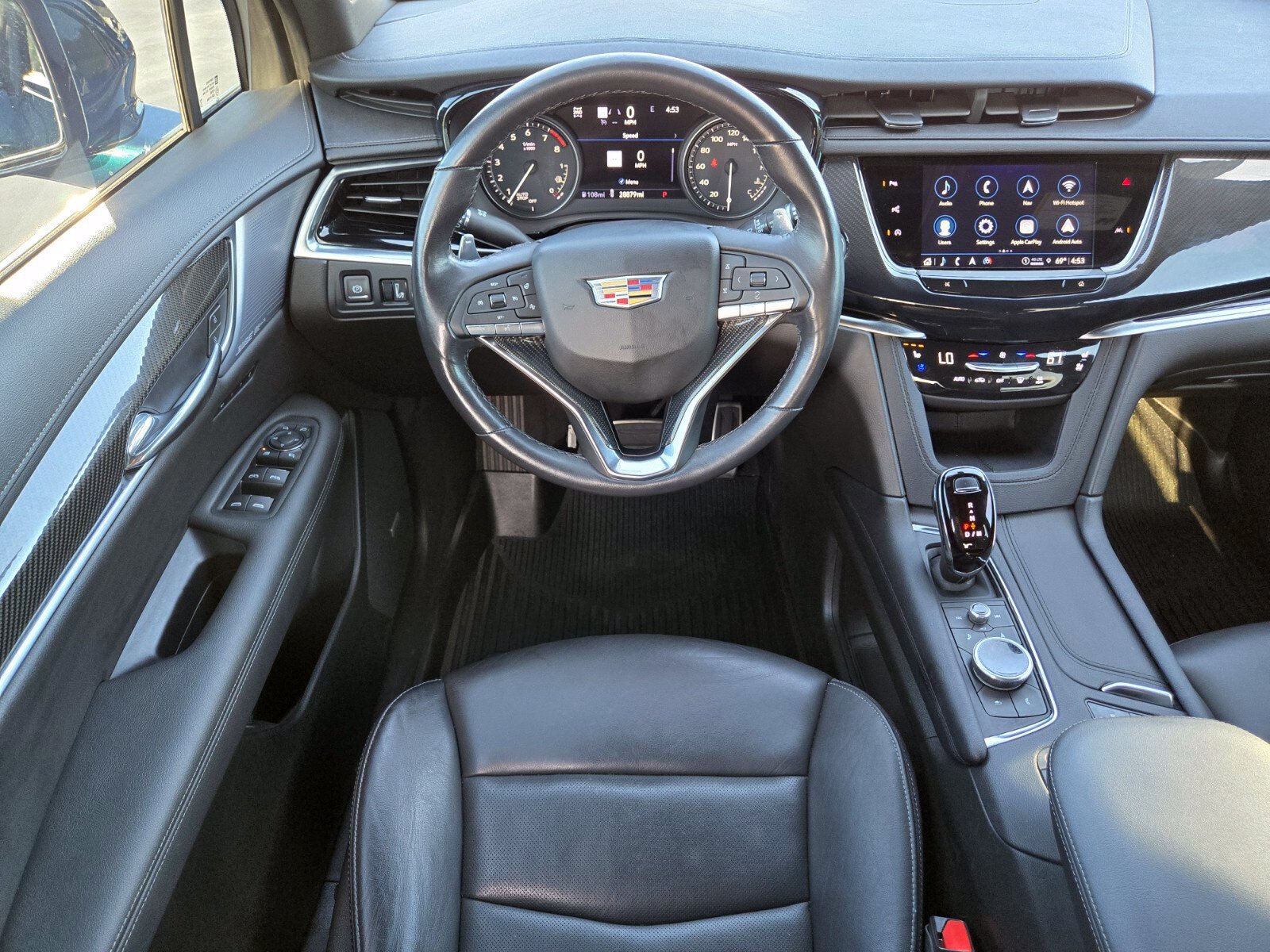 Used 2024 Cadillac XT6 Sport w/ Technology Package AWD/4WD image 15