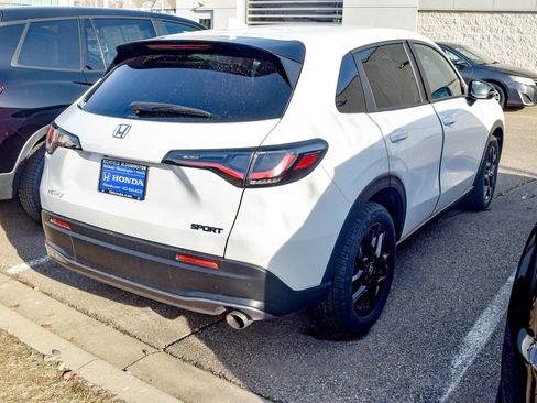 Used 2023 Honda HR-V Sport image 5