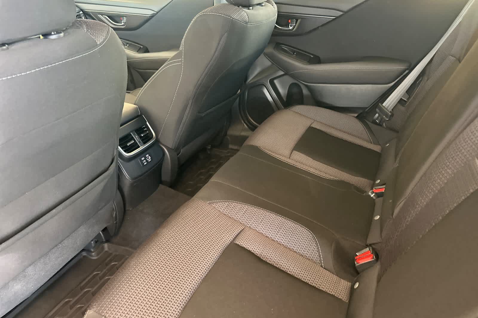 Used 2025 Subaru Outback Premium w/ Popular Package #1 AWD/4WD image 12