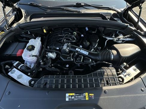 Used 2023 Jeep Grand Cherokee Laredo image 24