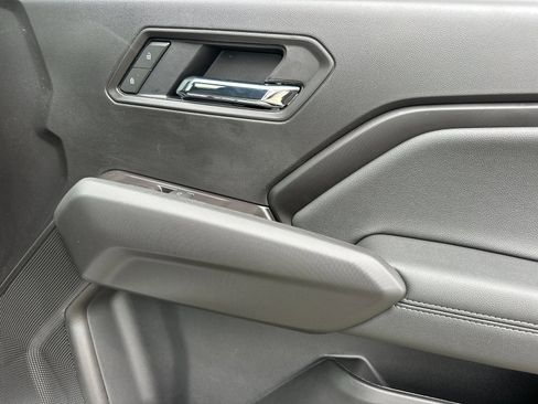 New 2026 Chevrolet Colorado LT image 19