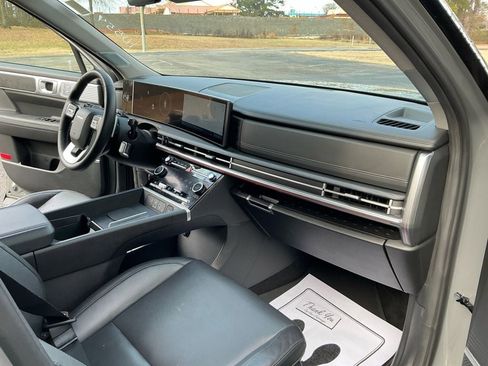Used 2025 Hyundai Santa Fe Limited image 24