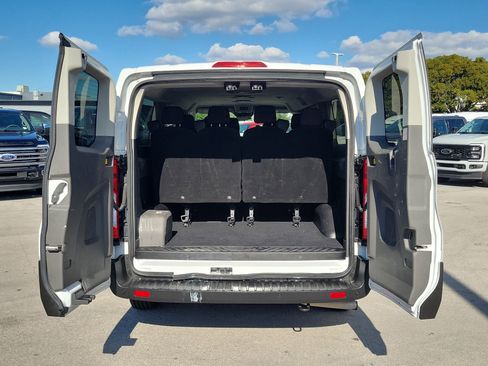 Used 2023 Ford Transit 350 XLT image 17