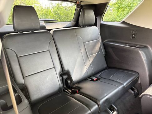 Used 2018 Chevrolet Traverse LT w/ LPO, Floor Liner Package AWD/4WD image 34