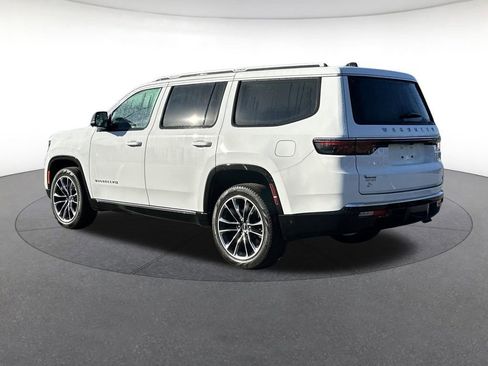 Certified 2025 Jeep Wagoneer Series III w/ Premium Group I AWD/4WD image 3