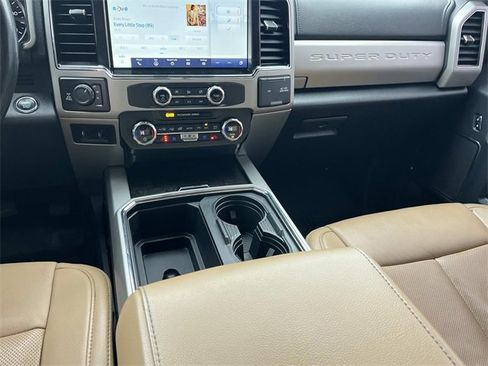 Used 2022 Ford F250 Lariat w/ Lariat Ultimate Package image 16