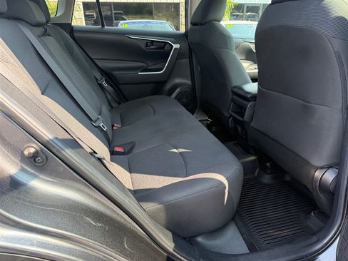 Used 2020 Toyota RAV4 LE FWD image 11