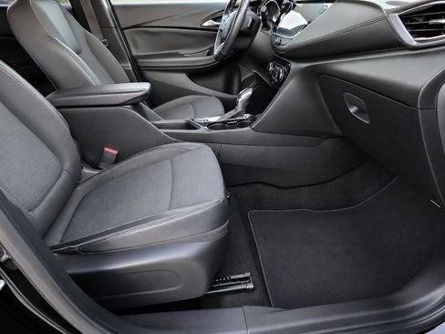 Certified 2020 Buick Encore GX Preferred w/ Sport Touring Package FWD image 40