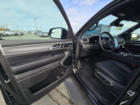 New 2026 Jeep Grand Wagoneer Limited image 25