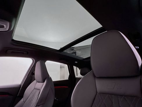 Used 2025 Audi SQ5 Premium Plus w/ Premium Plus Package image 13