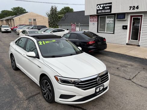 Used 2021 Volkswagen Jetta SEL FWD image 1