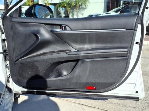 Used 2023 Toyota Camry SE w/ Blackout Package (TMS) image 10