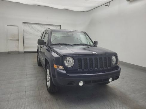Used 2017 Jeep Patriot Latitude AWD/4WD image 14