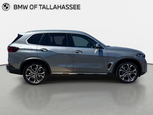 Used 2024 BMW X5 xDrive40i w/ Premium Package AWD/4WD image 4