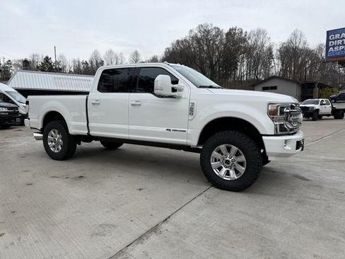 Used 2022 Ford F250 Lariat w/ Lariat Value Package image 2