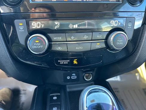 Used 2020 Nissan Rogue SL image 22