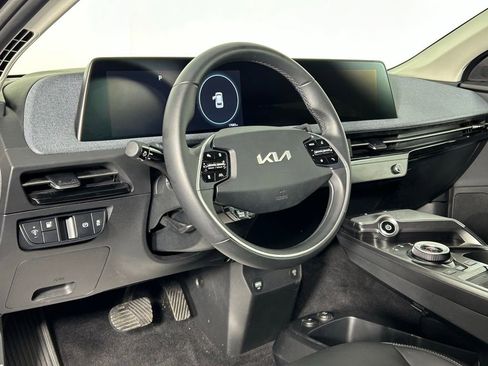 Used 2024 Kia EV6 Light RWD image 31