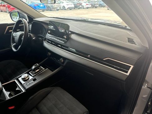 Used 2023 Mitsubishi Outlander SE FWD image 13