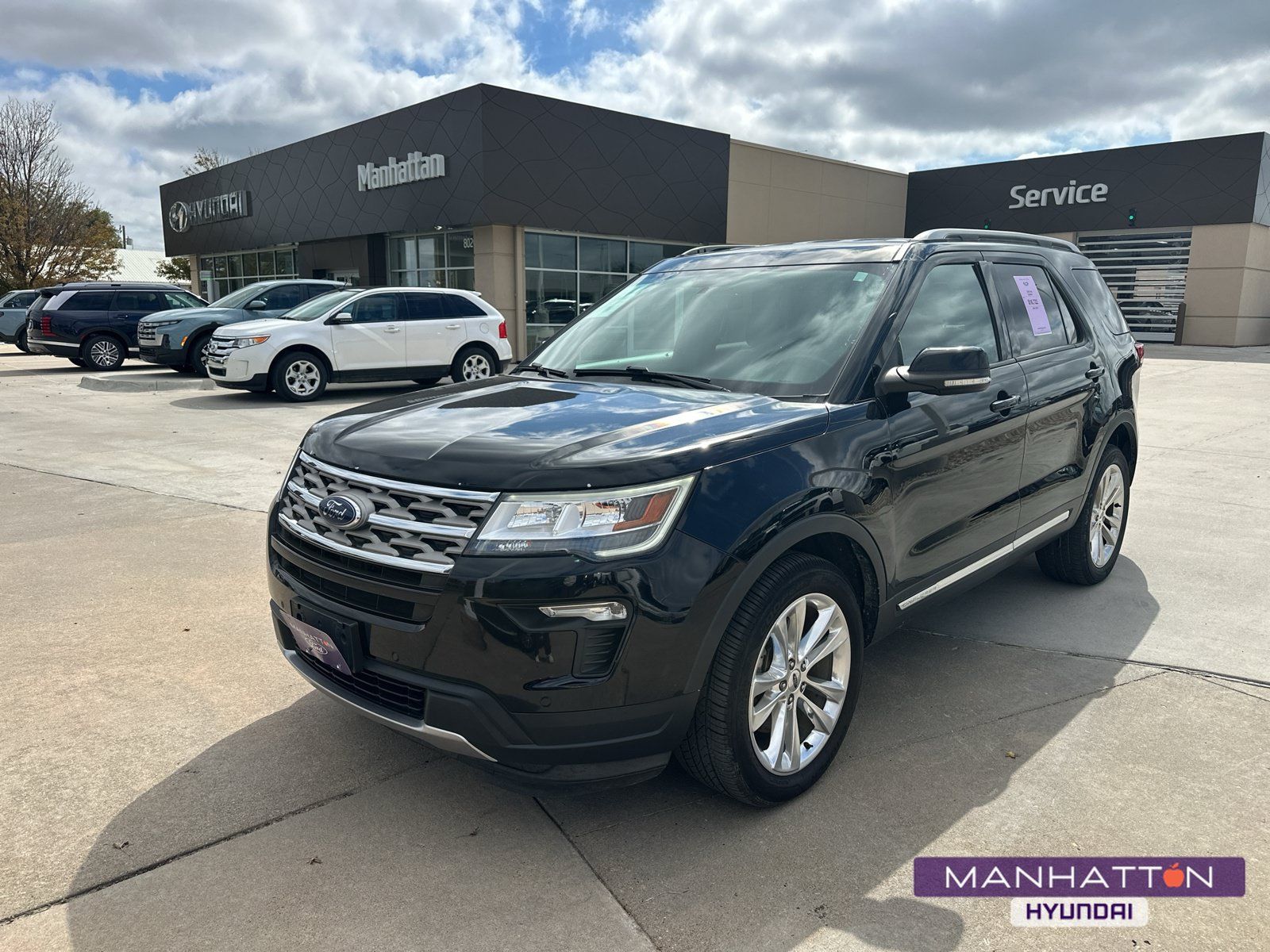 Used 2018 Ford Explorer XLT w/ Equipment Group 202A AWD/4WD image 1